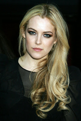 Riley Keough Hot Photo