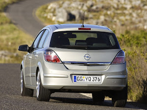 Opel Astra 2007 (6)