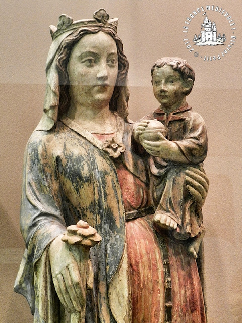 NANCY (54) - Musée Lorrain : Vierge à l'Enfant (1360)