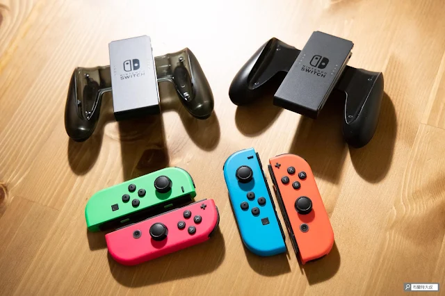 【生活分享】充電不用拆卸，Switch 原廠 Joy-Con 充電握把 - 握把、充電、經濟、空間等綜合考量，所以選擇購入充電握把