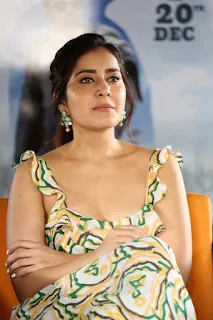 Actress Raashi Khanna Stills At Prati Roju Pandage Movie Interview  