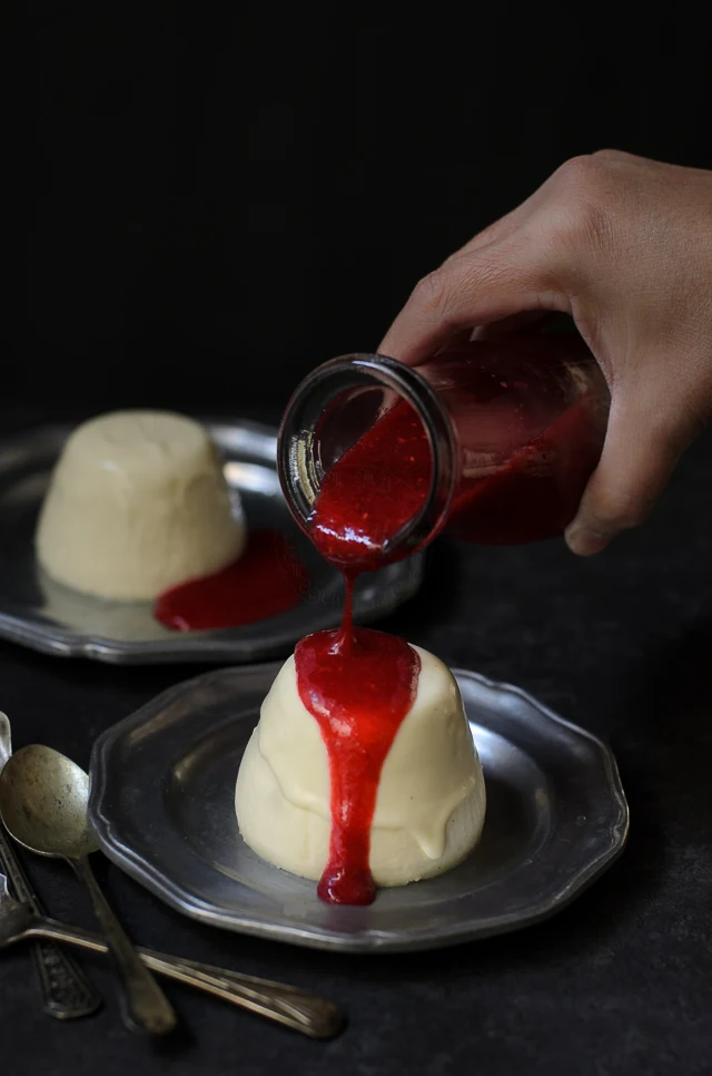 Vanilla Pannacotta with Raspberry Coulis