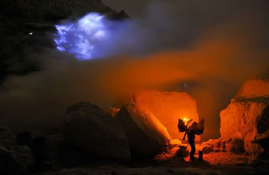 Kawah ijen sulfur mine