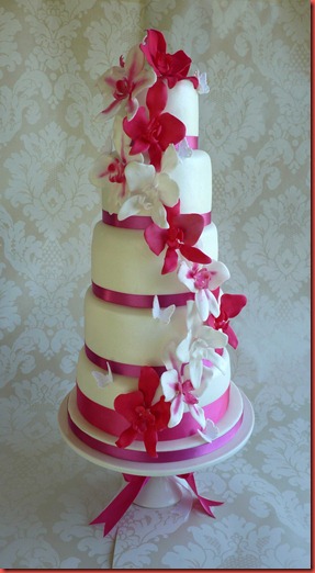 2 wedding cakes this week