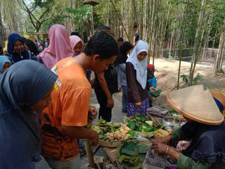 Wisata Pasar jadul Kabupaten Ngawi