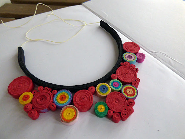 Circul Magic Quilling Blog Making Of: Colier cu Stropi de Culoare