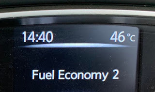 car display outside temperature at 14h40