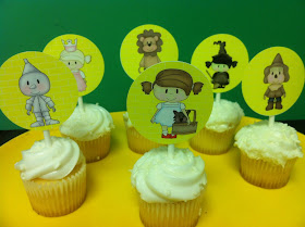 Are you throwing a Wizard of Oz party? Add these printable cupcake toppers to your party and you'll be a Wonderful Wizard too.  These Wizard of Oz cupcake toppers come in two styles so you can pick which ones work best for your party. Click now to get yours.