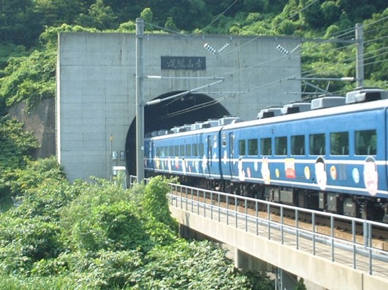 World’s longest undersea tunnel - Seikan Tunnel 08
