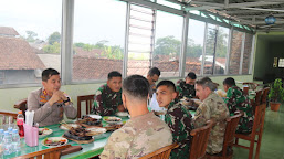   Mengintip US Army Cicipi Kuliner Sate Kambing di Kota Salatiga