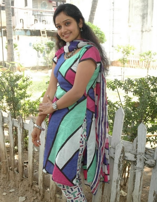 keerthi sagakkal movie acctress nice in chudithar unseen pics