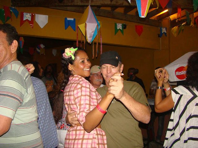 Forró da Amarv 2012 reuniu amigos do Rio Vermelho