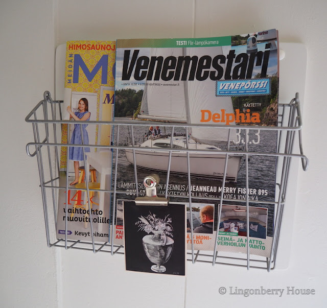 lingonberryhouse, DIY, lehtiteline, magazine rack, Old Villa, Wanha Villa, makuuhuone, bed room