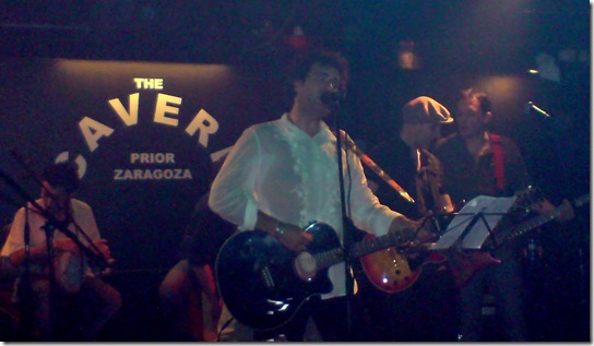 Momento Corazones. Juan Aguirre y Gonzalo Alonso en el Homenaje a Guillermo Martín (Sala The Cavern, Zaragoza, 25-09-07)