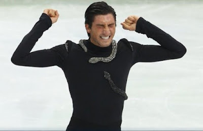 Evan Lysacek American gold medal mens figure skating free skate Olympics Vancouver 2010 screencaps images photos pictures screengrabs capture ice