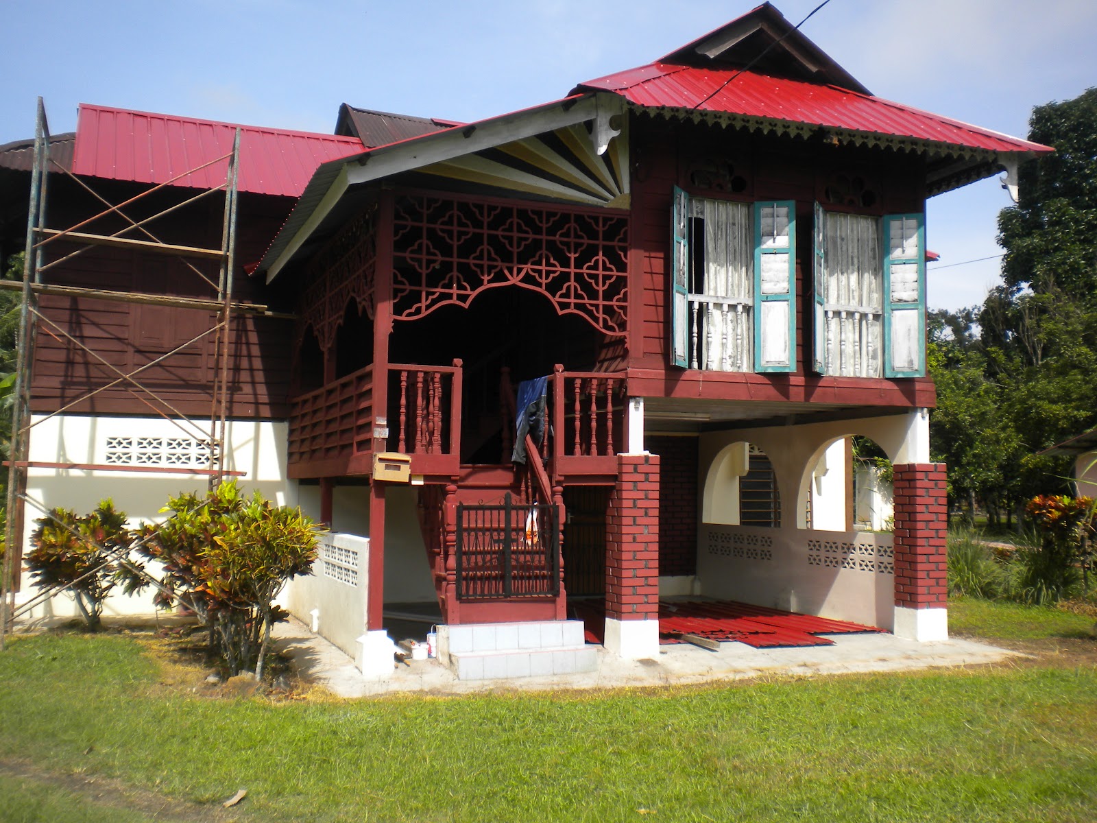 TRAVELOG Rumah  Kutai di  Kampung  Teluk Sareh Perak Tengah 