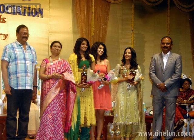 Priyamani and Taapsee at th Ugadi Purasakar Awards Stills wallpapers