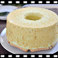 http://caroleasylife.blogspot.com/2013/10/pandan-chiffon-cake.html