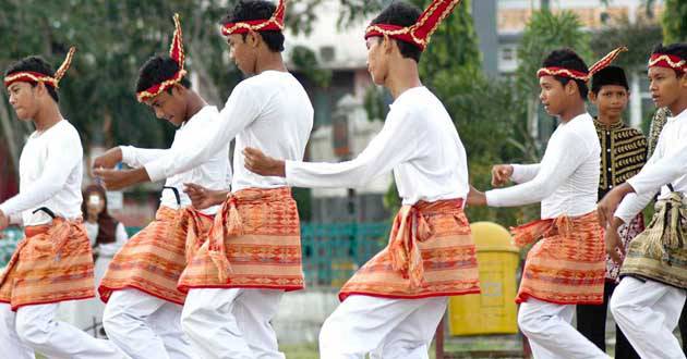 Tari Seudati khas Provinsi Aceh