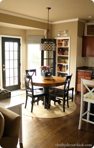 round table kitchen