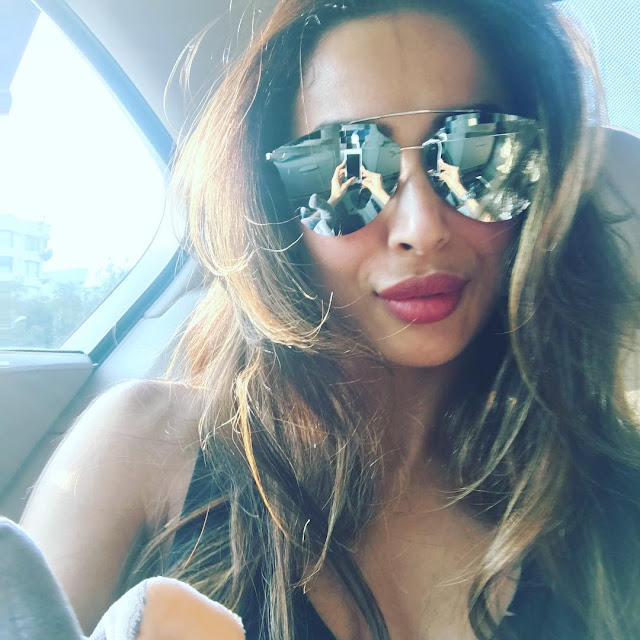 malaika-arora-with-goggles-look