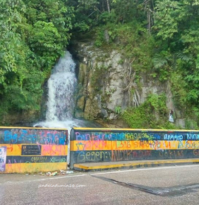 [http://FindWisata.blogspot.com] Memanjakan Mata Di Air Terjun Unik Darah Lae Pendaroh Sidikalang 