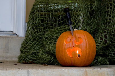 Now who left that knife in the poor Peter Pumpkin's head?