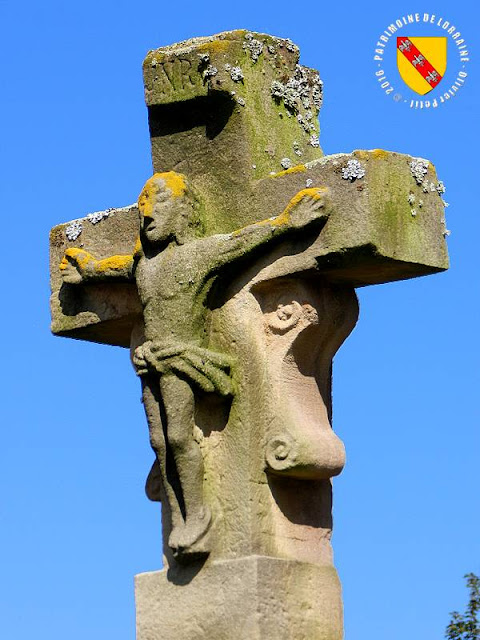 AUTREPIERRE (54) - Croix de chemin 