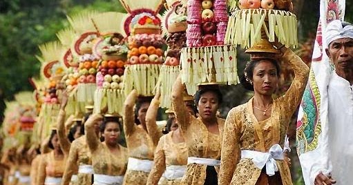Tradisi Pemberian Nama  Orang  Bali  Catatan Lynglyng