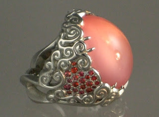 Pink Agate Meaning