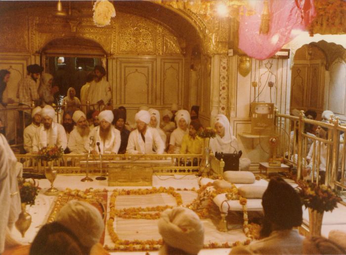 golden temple amritsar inside. hot golden temple amritsar