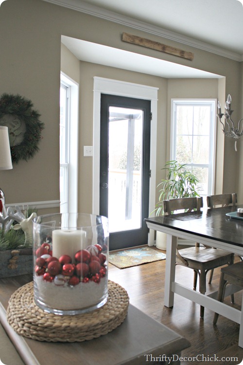 bay window black door