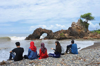 Pantai Karang Bolong Lampung