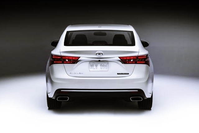 2016 Toyota Avalon Side