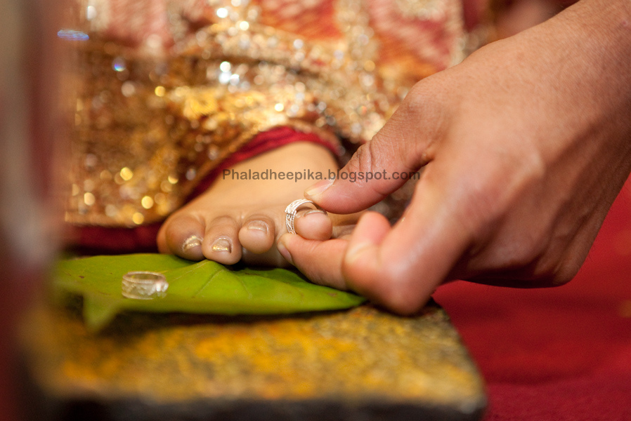 hinduism_and_science - Why Do Hindu Women Wear Toe Ring ? Toe rings is not  just the significance of married women but there is science behind it .  Normally toe rings are worn
