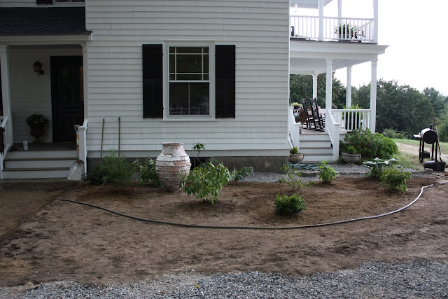  While going through some photos from last year at this time I realized that I showed you  Info FOr You renovation photo-story:  the front landscaping and cobblestone walk