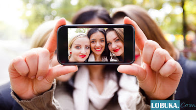 Selfie Bisa Menyebabkan Banyak Kutu Rambut, Awas  Ini Faktanya !