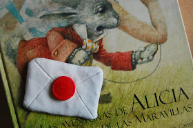 http://sosunnyblog.blogspot.com.es/2014/02/cartas-para-alicia-letters-to-wonderland.html