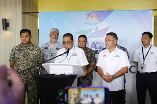 Special forces maritime rescue demo with rigid inflatable boats during LIMA 2025 daily shows