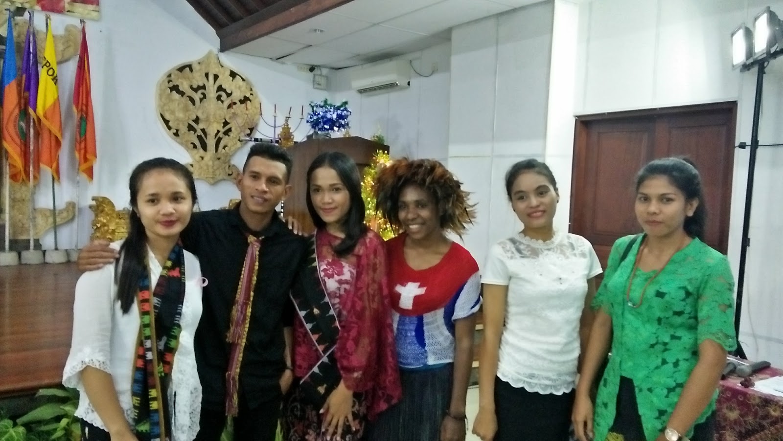 Tarian Khas Manggarai  Dipentaskan di IKIP PGRI Bali 