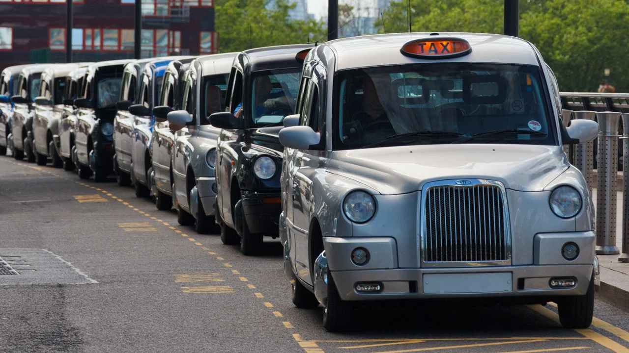 London Taxis - Chiếc xe biểu tượng của London, Anh