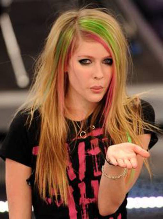 Avril Lavigne: rimandato al 2021 il tour in Europa e in ...