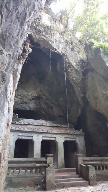 Small temple within the Tang Chon Cave of Marble Mointains, Da Nang