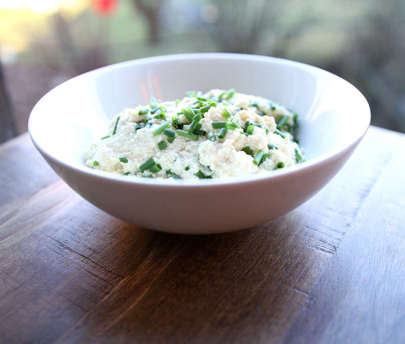 Oppskrift Vegansk Melkefri Cottage Cheese Hytteost Soyamelk Gressløk Hjemmelaget Ost Uten Melk