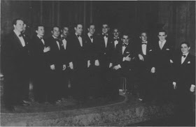 Juan Carlos Miranda con la Orquesta Demare-Vardaro, en 1938. Con él, Elvino Vardaro, Lucio Demare y los músicos Máximo Bocha Mori, Nicolás Pepe y Alfredo Calabró