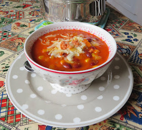 Hearty Tomato & Bean Soup