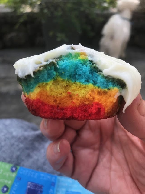 rainbow cupcakes