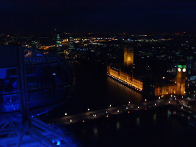 London Eye Panoramical Views by night      by E.V.Pita   Vistas panorámicas desde el London Eye      por E.V.Pita     http://nowlondonnews.blogspot.com/2012/05/london-eye-panoramical-views-by-night.html 