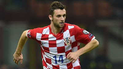 Arsenal and Barcelona are set to hijack Chelsea’s proposed move for Marcelo Brozovic, according to the Daily Mirror.