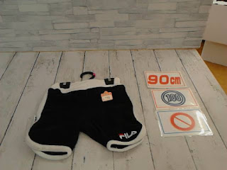 中古品　子供服　９０㎝　ＦＩＬＡ　ブラック　ショートパンツ　１００円